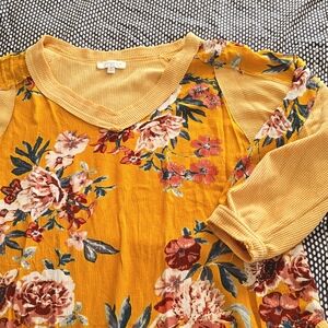 Umgee Mixed Material Yellow Floral Blouse Mustard Gold V-neck Waffle Women XL